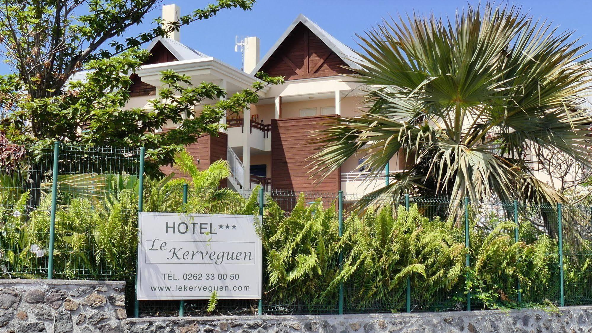 Le Kerveguen Hotel Saint-Gilles-les Bains Bagian luar foto