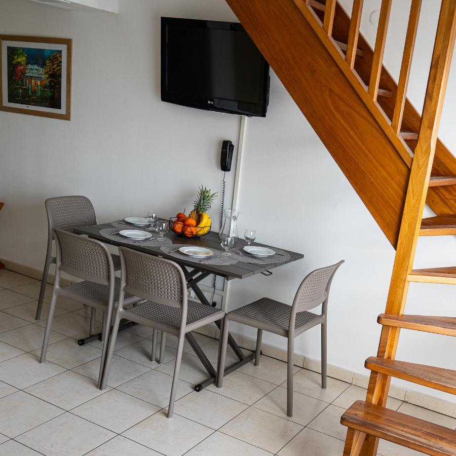 Le Kerveguen Hotel Saint-Gilles-les Bains Bagian luar foto