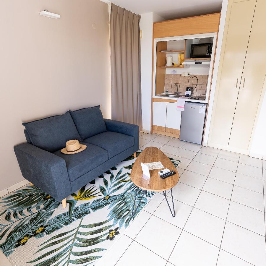 Le Kerveguen Hotel Saint-Gilles-les Bains Bagian luar foto