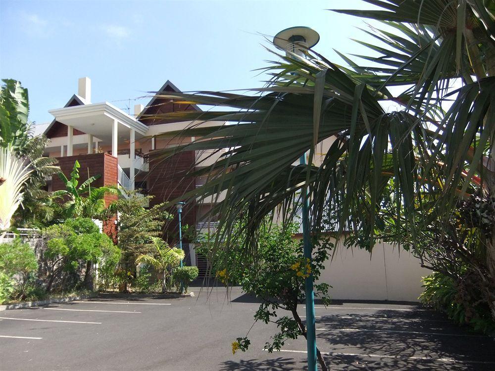 Le Kerveguen Hotel Saint-Gilles-les Bains Bagian luar foto